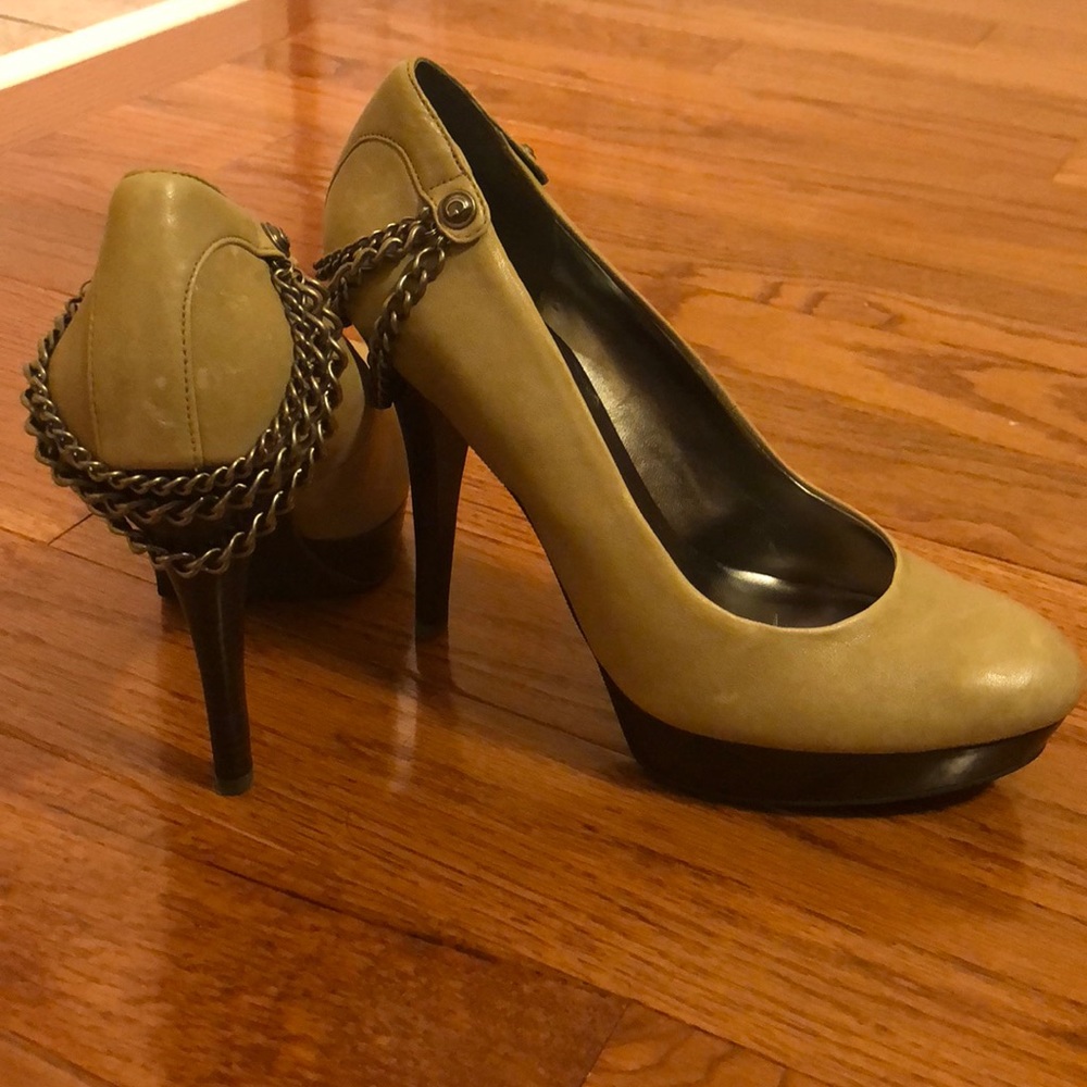 Guess pump, Light Natural 9.5